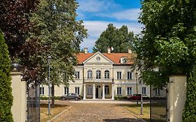 Hotel Sobienie Królewskie